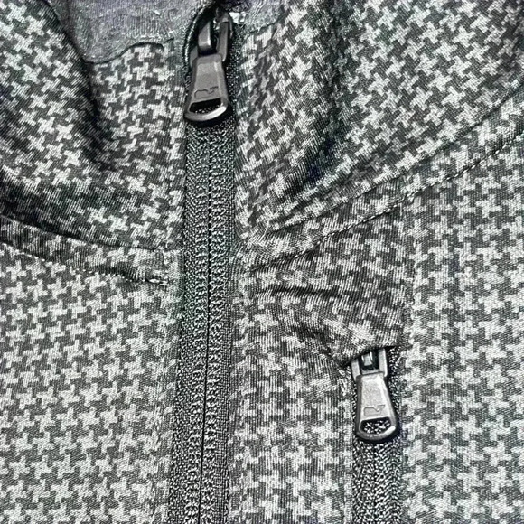 NWOT Vineyard Vines Performance 1/4 zip pullover men’s size medium - Picture 4 of 6